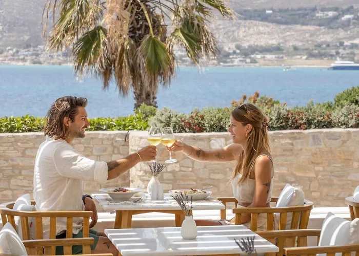 Parian Lithos Hotel 3*