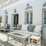 Parian Lithos Hotel Nausa