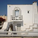 Parian Lithos Hotel 3*