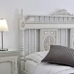 Parian Lithos Hotel