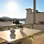 Parian Lithos Hotel