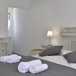 Parian Lithos Hotel