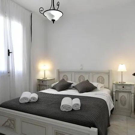 Hotel Parian Lithos