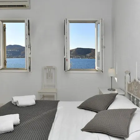 Hotel Parian Lithos