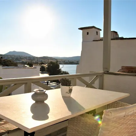 Parian Lithos Hotell
