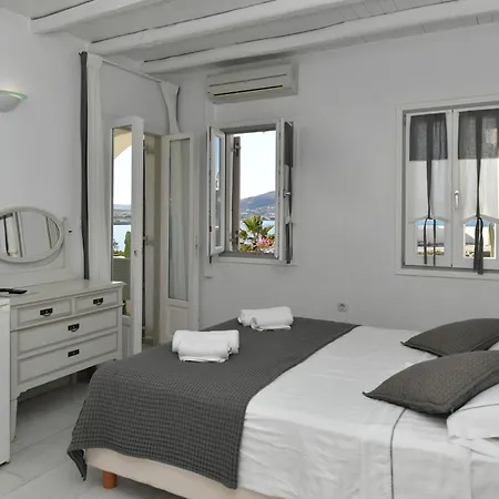 Parian Lithos Hotell