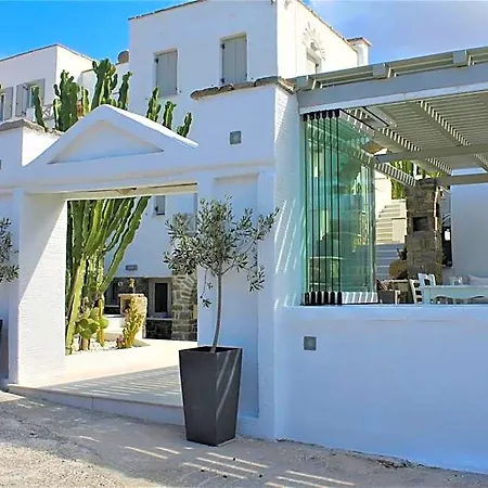 Parian Lithos Hotel 3*