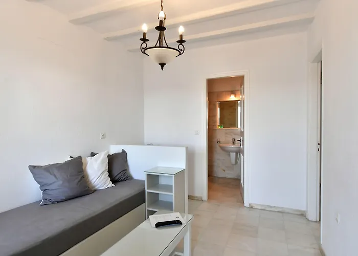 Parian Lithos 3* Naousa