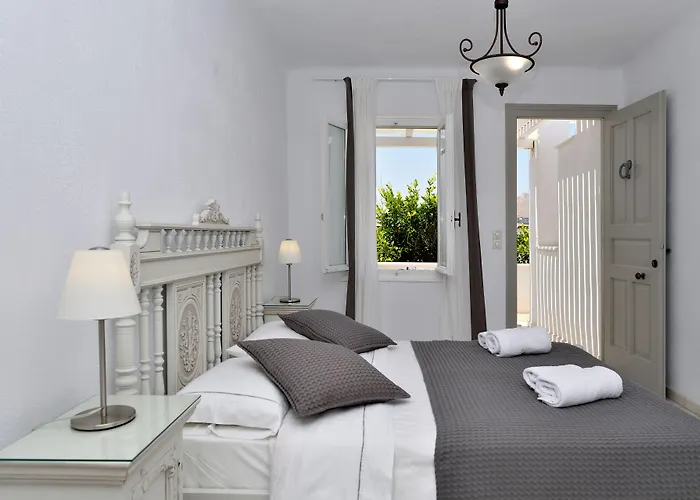 Hotel Parian Lithos 3*